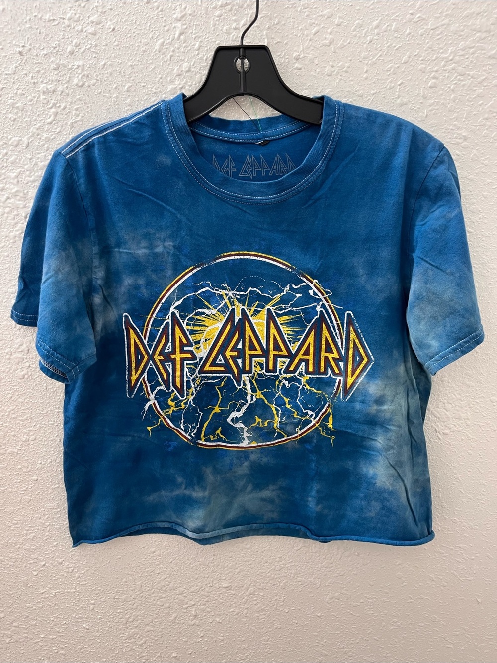 Def Leppard Blue Graphic Crop Top - Women's Band Tee